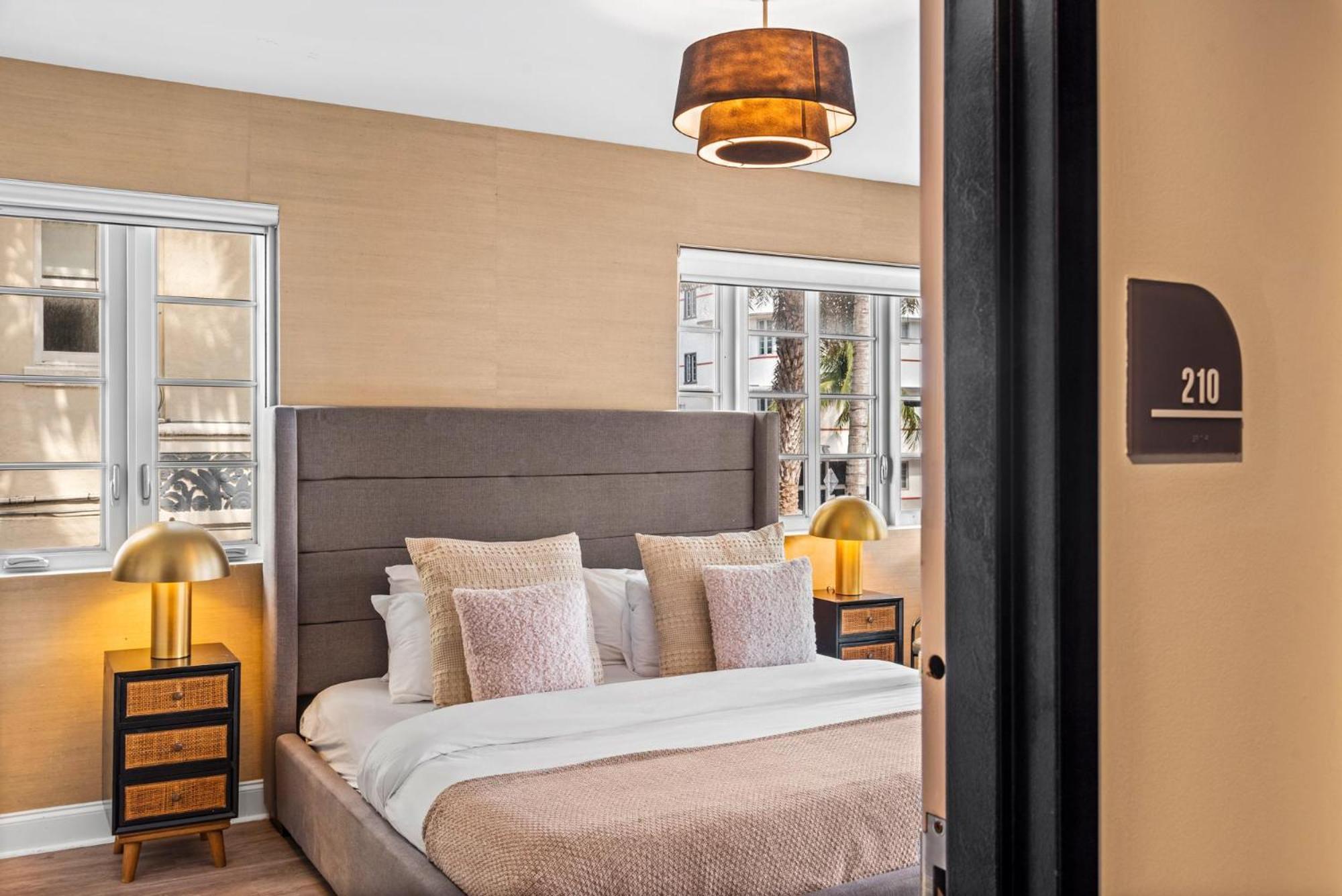 Luxuri Suites Маями Бийч Екстериор снимка